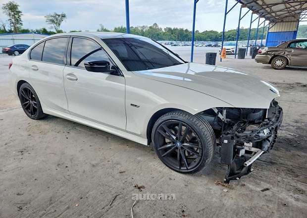 BMW 330
