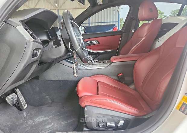 BMW 330