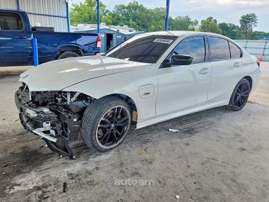 BMW 330  2022 