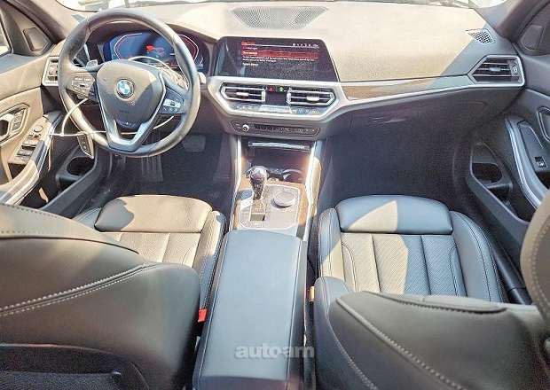 BMW 330