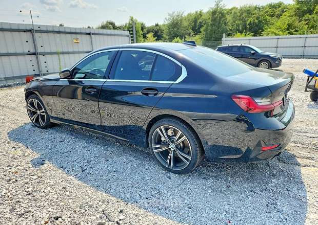 BMW 330