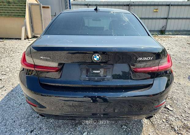 BMW 330