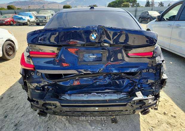 BMW 330