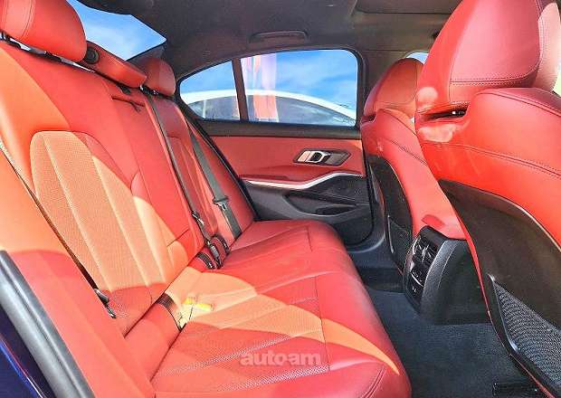 BMW 330