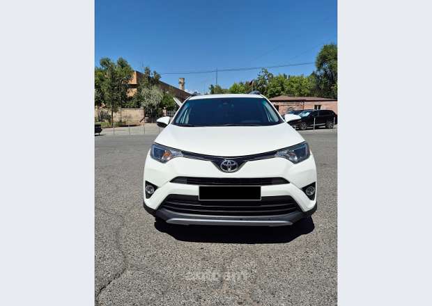 Toyota Rav 4 2018 — photo 1