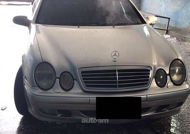 Mercedes-Benz CLK 320 2002 — լուսանկար 1