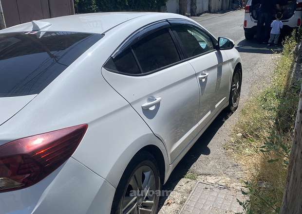 Hyundai Elantra 2019 — լուսանկար 4