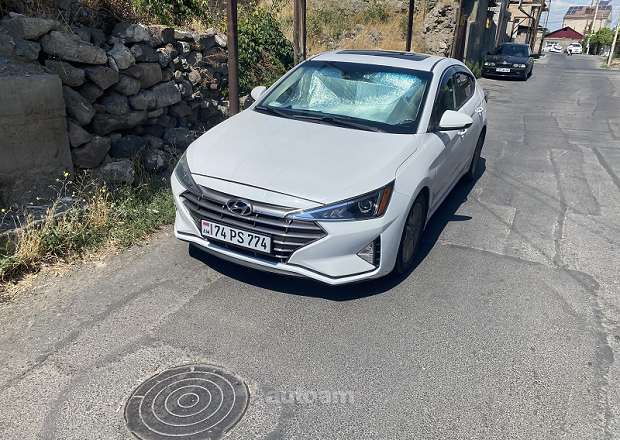 Hyundai Elantra 2019 — լուսանկար 1