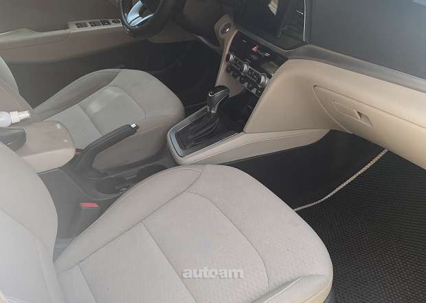 Hyundai Elantra 2019 — լուսանկար 6