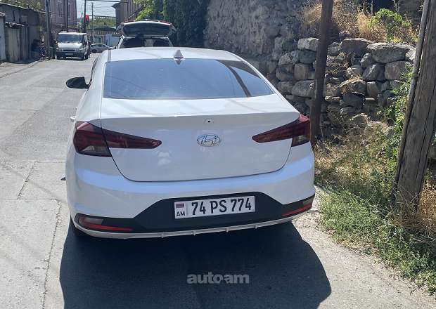 Hyundai Elantra 2019 — լուսանկար 3