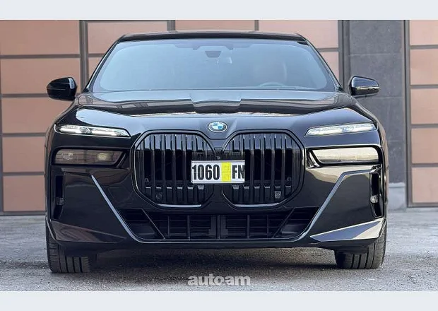BMW 740 2023 — լուսանկար 2