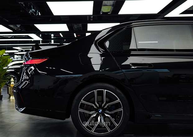 BMW 740