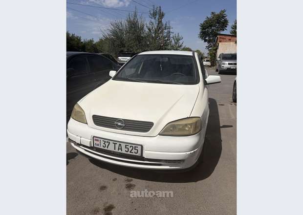 Opel Astra 2000 — photo 1
