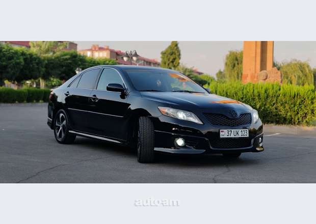 Toyota Camry 2010 — լուսանկար 10