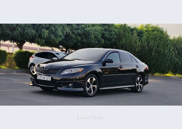 Toyota Camry 2010 — լուսանկար 2
