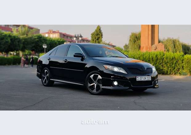 Toyota Camry 2010 — լուսանկար 9