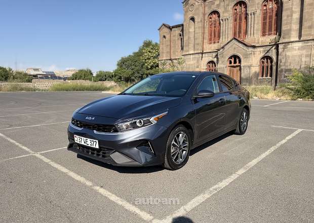 Kia Forte 2023 — լուսանկար 1