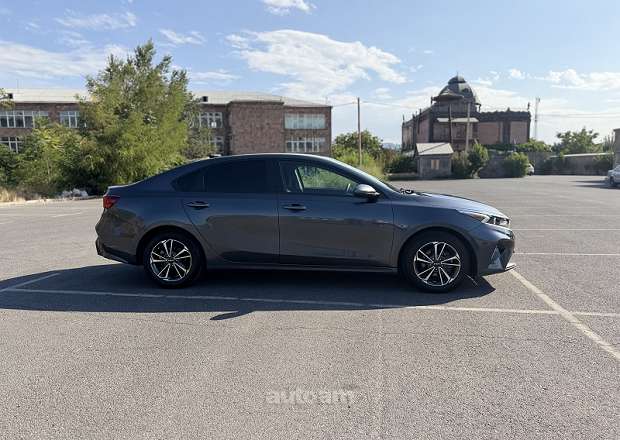 Kia Forte 2023 — լուսանկար 4