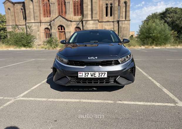 Kia Forte 2023 — լուսանկար 2