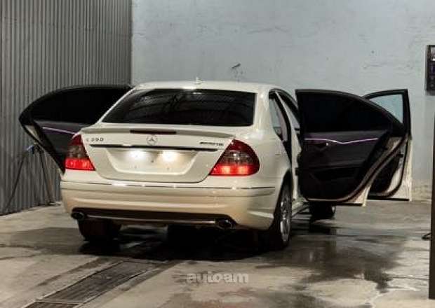 Mercedes-Benz E 350 2008 — photo 4