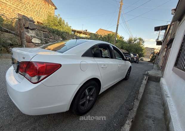 Chevrolet Cruze 2011 — լուսանկար 3