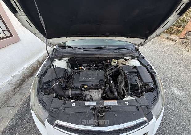 Chevrolet Cruze 2011 — լուսանկար 8