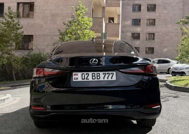Lexus ES 250 2020 — photo 1