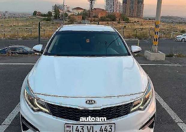Kia Optima 2020 — photo 1