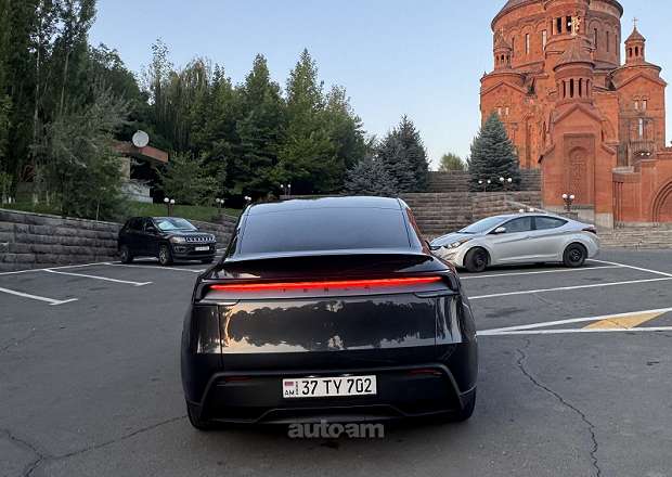 Tesla Model Y 2025 — լուսանկար 3