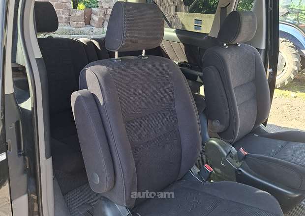 Toyota Alphard 2004 — photo 11