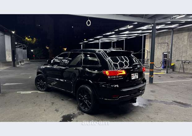 Jeep Grand Cherokee 2021 — լուսանկար 3