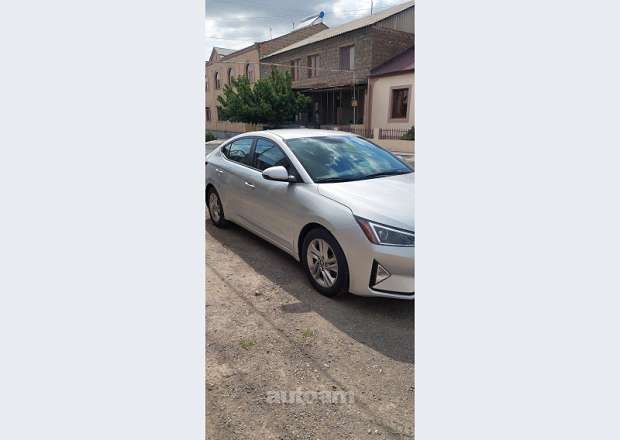 Hyundai Elantra 2019 — photo 4