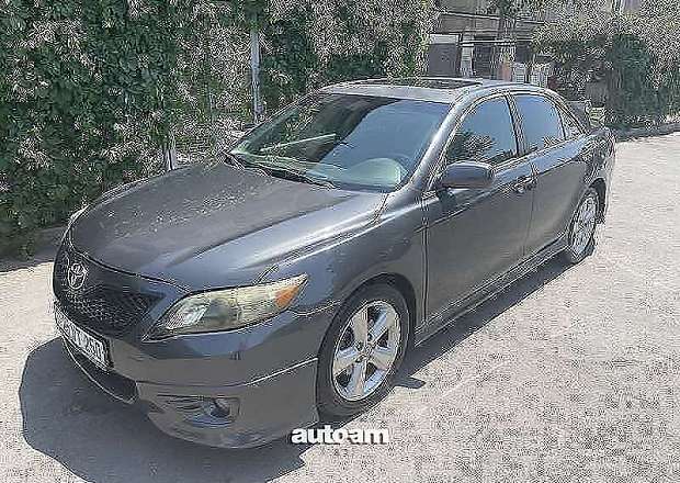 Toyota Camry 2010 — լուսանկար 1