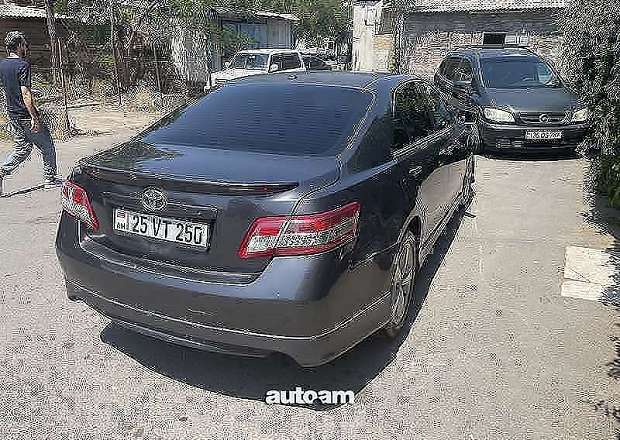 Toyota Camry 2010 — լուսանկար 3