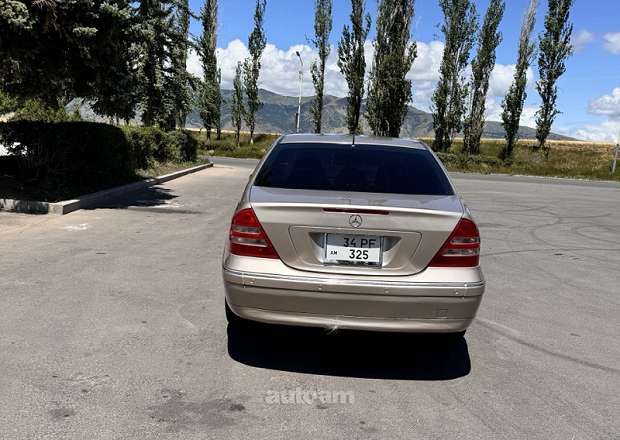Mercedes-Benz C 240 2001 — photo 2