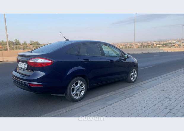 Ford Fiesta 2016 — photo 1