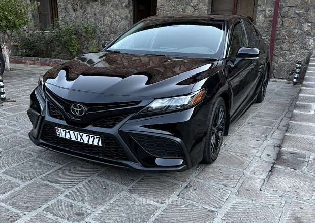 Toyota Camry 2021 — фото 2