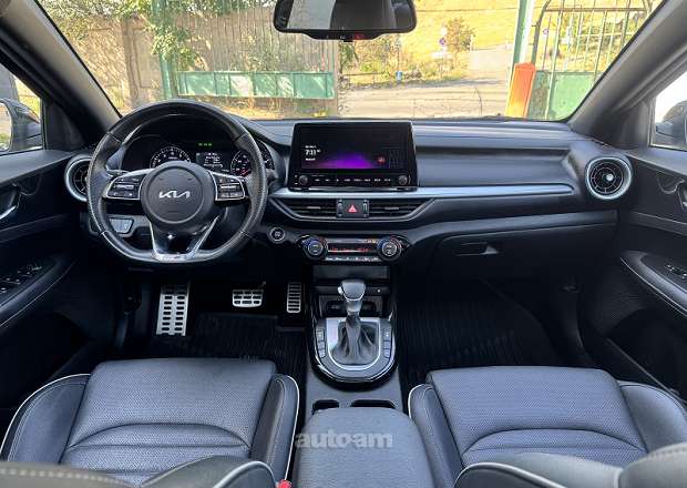Kia Forte 2023 — լուսանկար 8