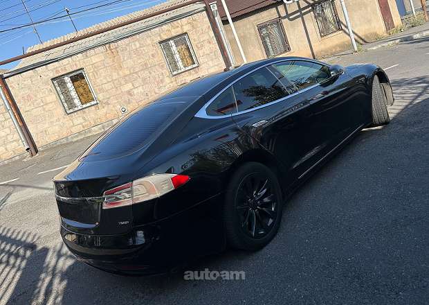 Tesla Model S 2019 — լուսանկար 3