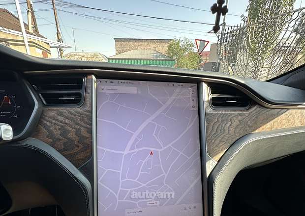 Tesla Model S 2019 — լուսանկար 4