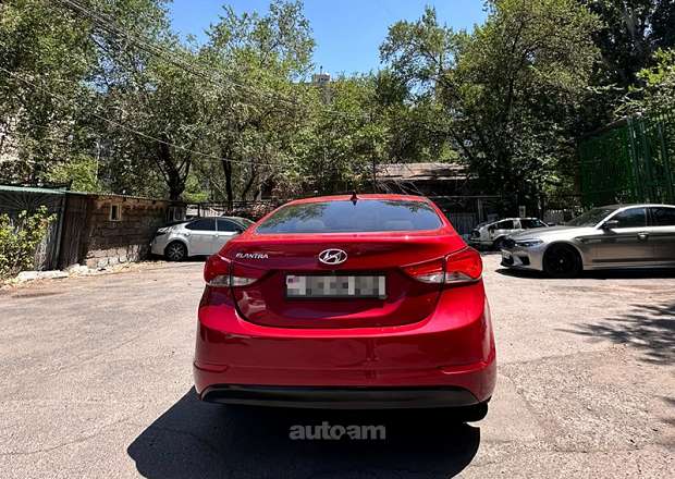 Hyundai Elantra 2014 — լուսանկար 3