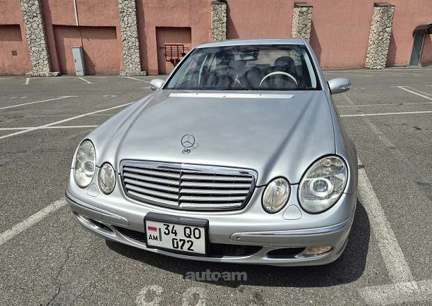 Mercedes-Benz E 240