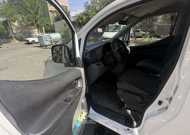 Nissan NV200 2021 — լուսանկար 9