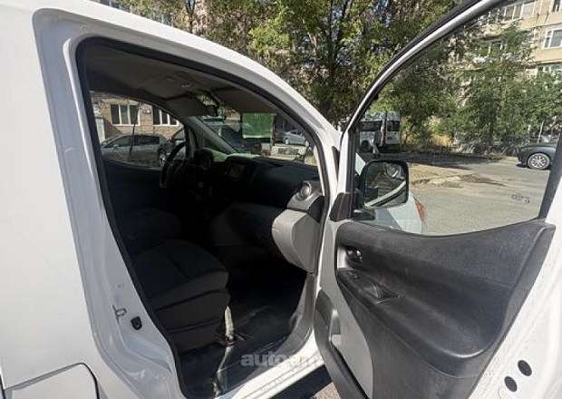 Nissan NV200 2021 — լուսանկար 7