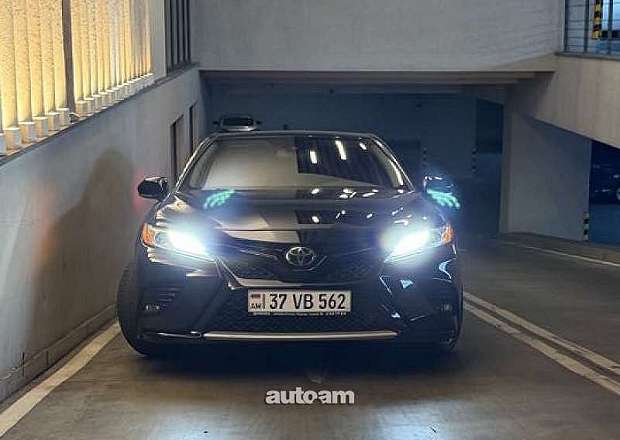 Toyota Camry 2020 — լուսանկար 1