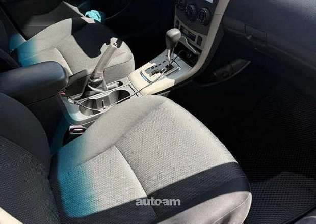 Toyota Corolla 2010 — photo 3