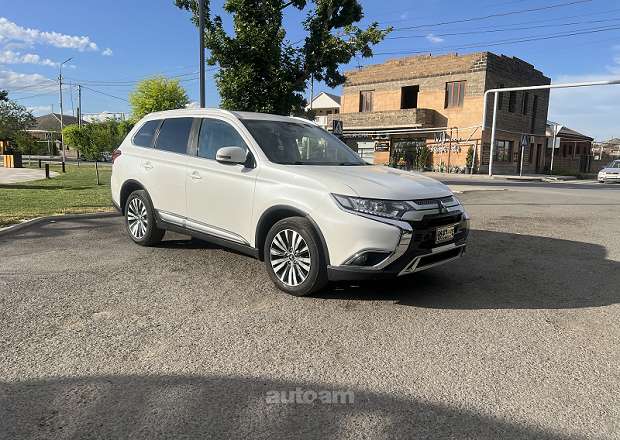 Mitsubishi Outlander 2020 — լուսանկար 3