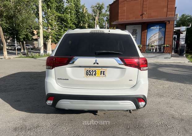 Mitsubishi Outlander 2020 — լուսանկար 5