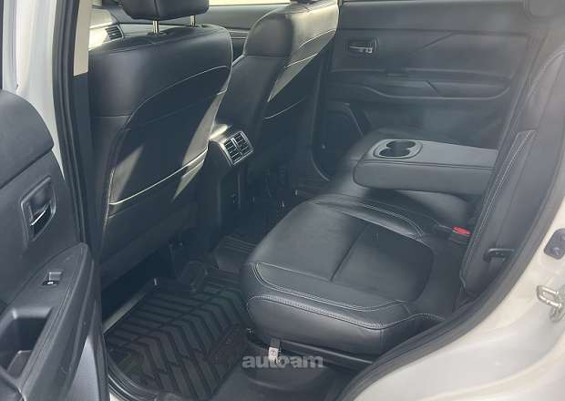 Mitsubishi Outlander 2020 — լուսանկար 8