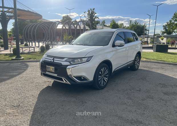 Mitsubishi Outlander 2020 — լուսանկար 1